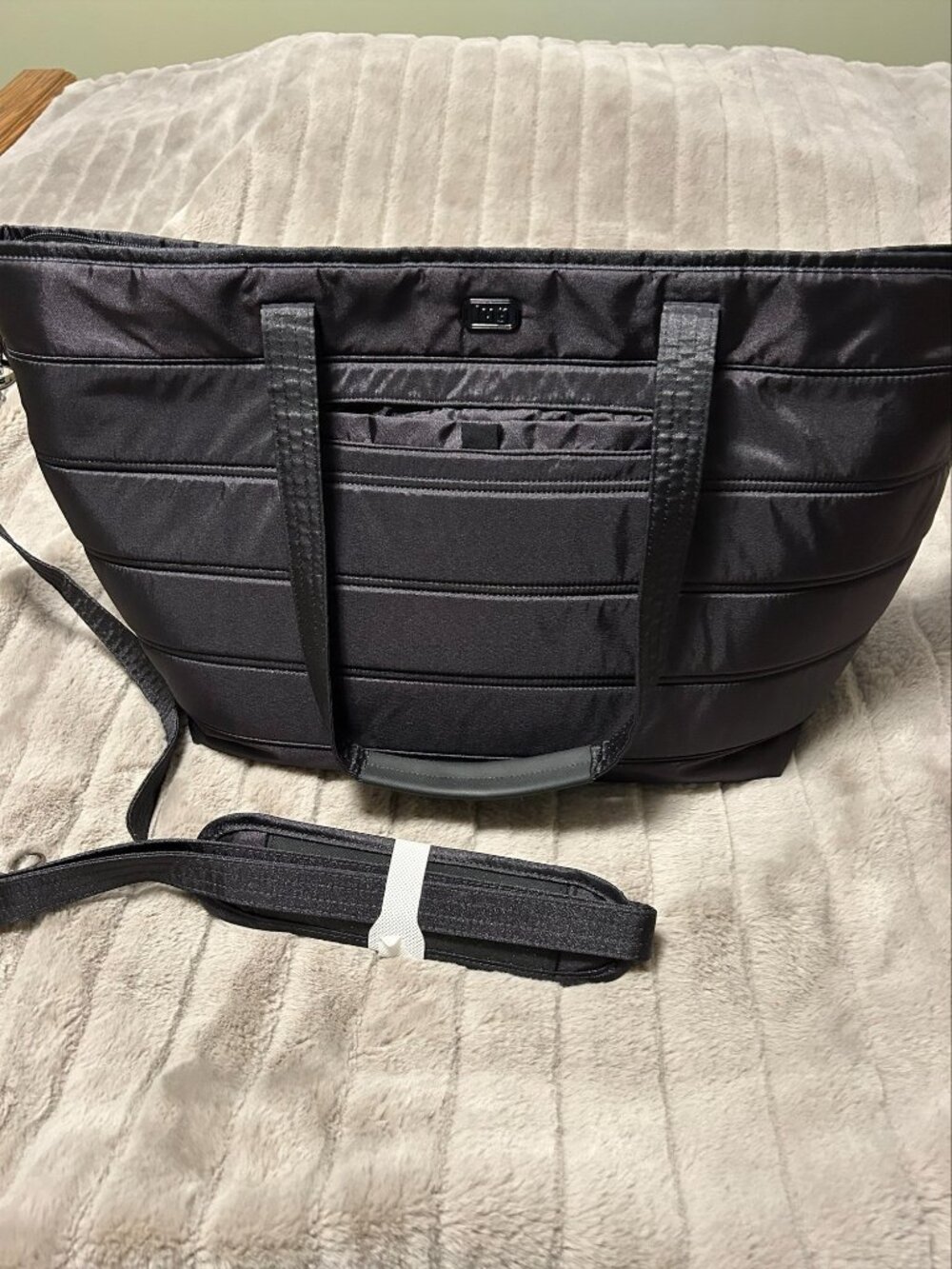 Lug Avion SE Tote in Shimmer Black - EUC